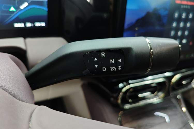 Used Leapmotor C11 2021 Luxury Edition Gear Lever
