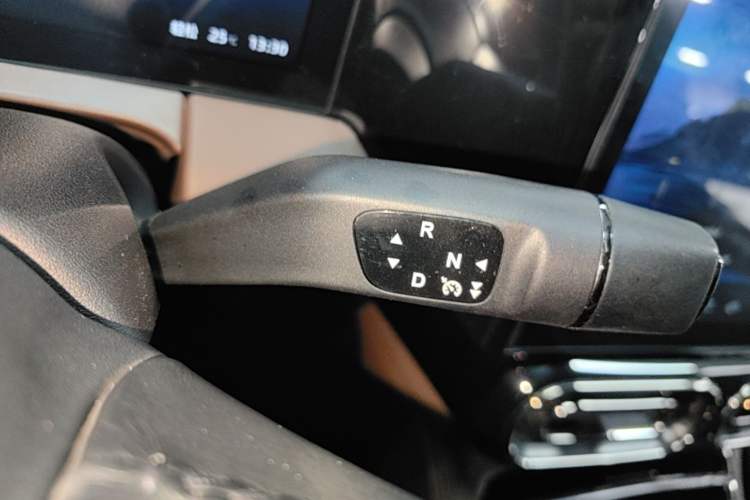 Used Leapmotor C11 2021 Revised Version Luxury Edition Gear Lever