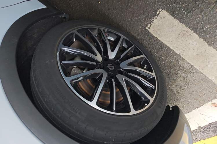 Used Leapmotor C11 2021 Revised Version Luxury Edition Left Front Wheel Hub
