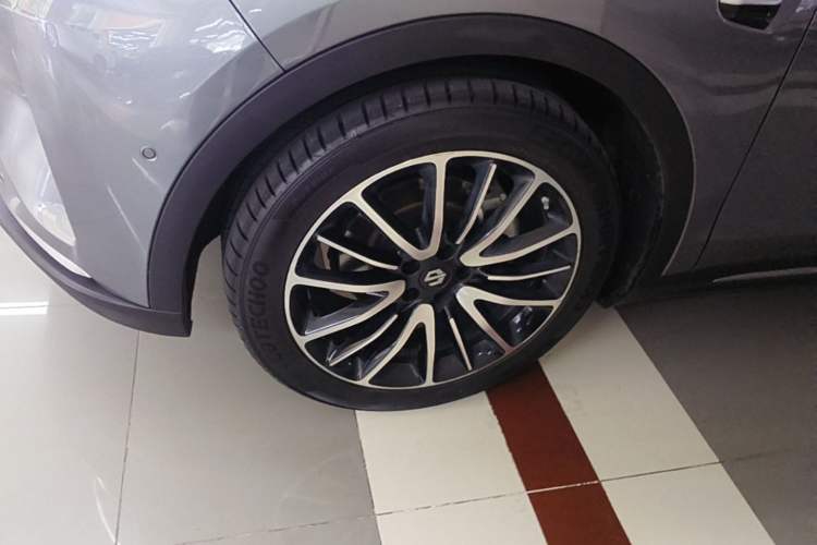 Used Leapmotor C11 2021 Luxury Edition Left Front Wheel Hub