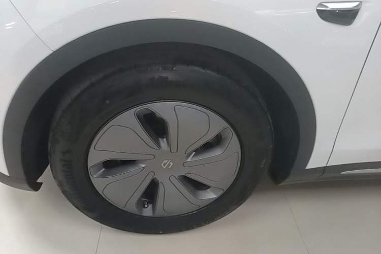 Used Leapmotor C11 2021 Luxury Edition Left Front Wheel Hub