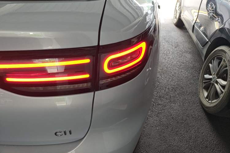 Used Leapmotor C11 2021 Revised Version Luxury Edition Right Rear Taillight