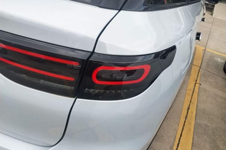Used Leapmotor C11 2021 Luxury Edition Right Rear Taillight