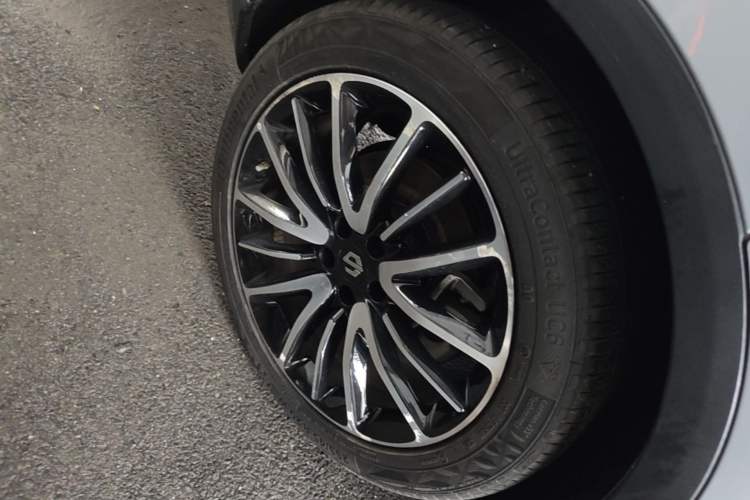 Used Leapmotor C11 2021 Revised Version Luxury Edition Right Rear Wheel Hub
