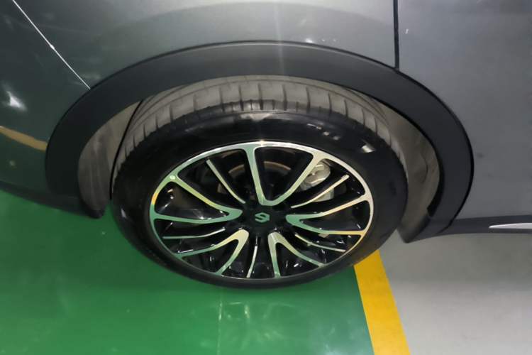 Used Leapmotor C11 2021 Revised Version Luxury Edition Right Rear Wheel Hub