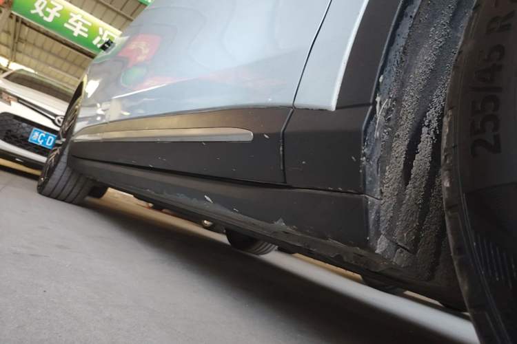 Used Leapmotor C11 2021 Deluxe Edition Right Side Sill