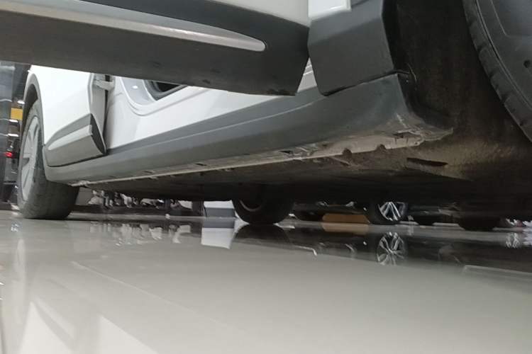 Used Leapmotor C11 2021 Luxury Edition Right Side Sill