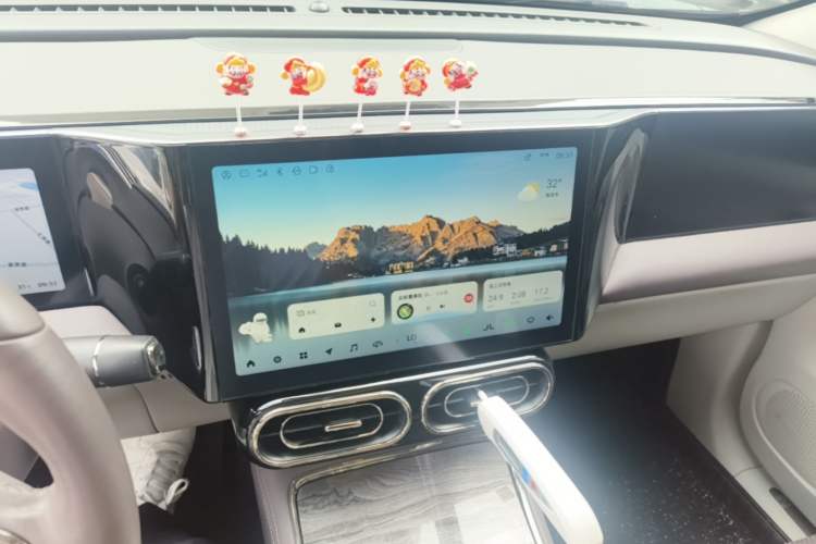 Used Leapmotor C11 2021 Luxury Edition Audio And AC Panel