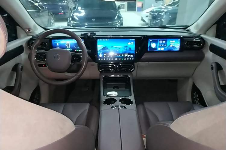 Used Leapmotor C11 2021 Deluxe Edition Center Console