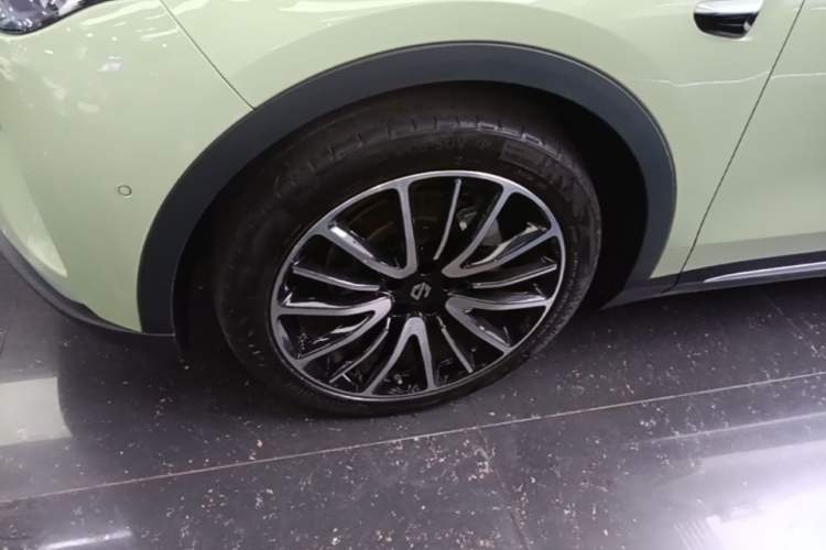 Used Leapmotor C11 2021 Luxury Edition Left Front Wheel Hub