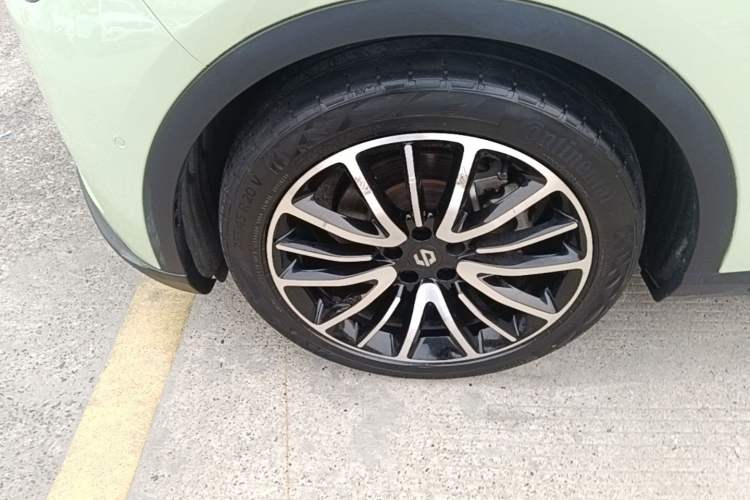 Used Leapmotor C11 2021 Luxury Edition Left Front Wheel Hub