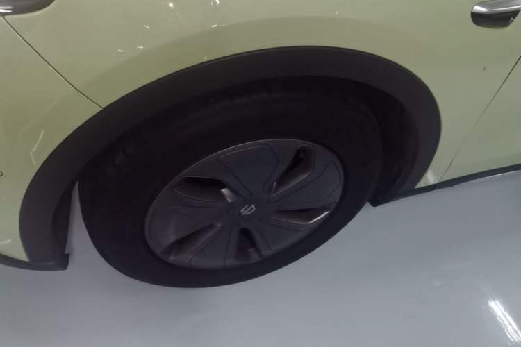 Used Leapmotor C11 2021 Deluxe Edition Left Front Wheel Hub
