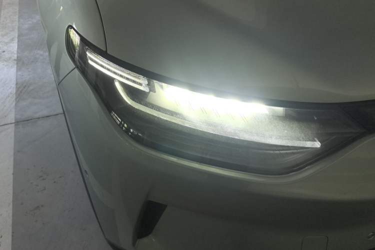 Used Leapmotor C11 2021 Deluxe Edition Right Front Headlight