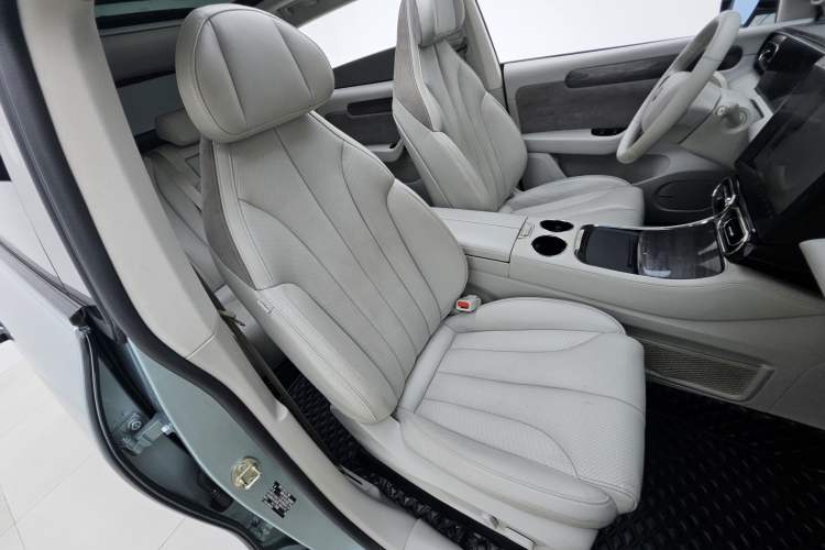 Used Leapmotor C11 2021 Deluxe Edition Right Front Seat