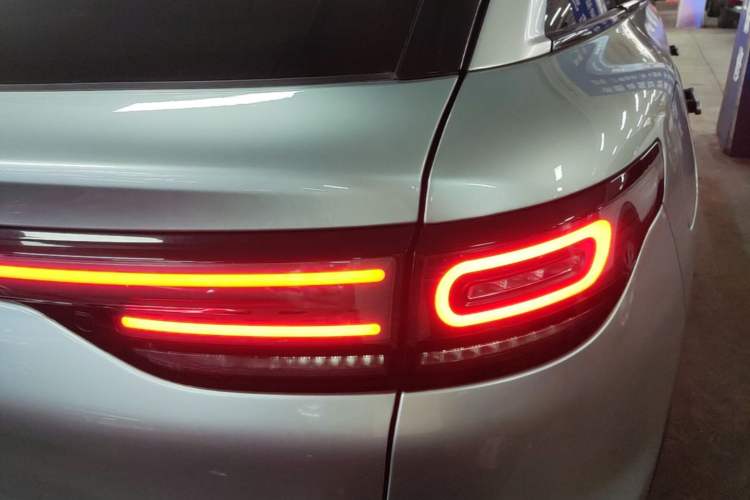 Used Leapmotor C11 2021 Deluxe Edition Right Rear Taillight