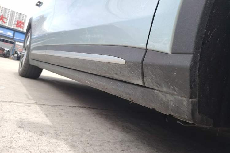 Used Leapmotor C11 2021 Deluxe Edition Right Side Sill