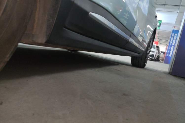 Used Leapmotor C11 2021 Deluxe Edition Right Side Sill
