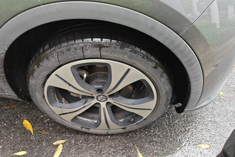 Used Leapmotor C11 2021 Luxury Edition Right Front Wheel Hub