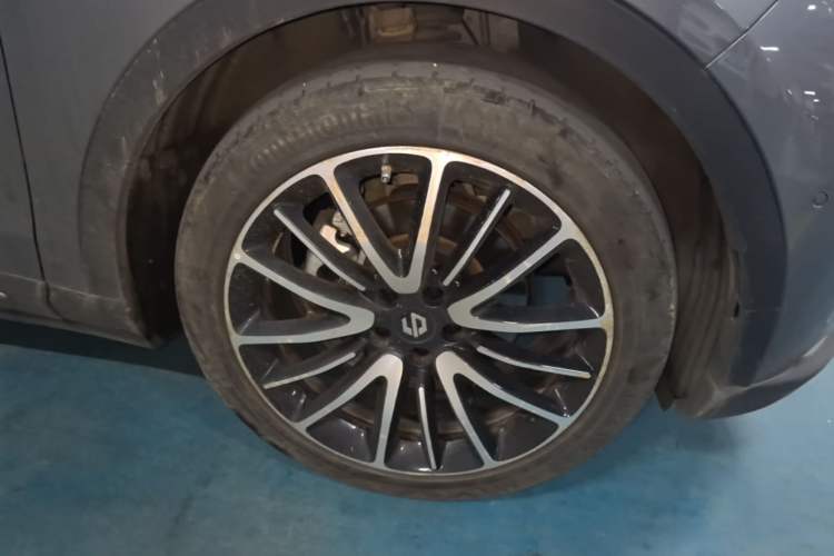 Used Leapmotor C11 2021 Revised Version Luxury Edition Right Front Wheel Hub
