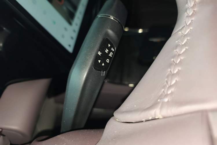 Used Leapmotor C11 2021 Luxury Edition Gear Lever
