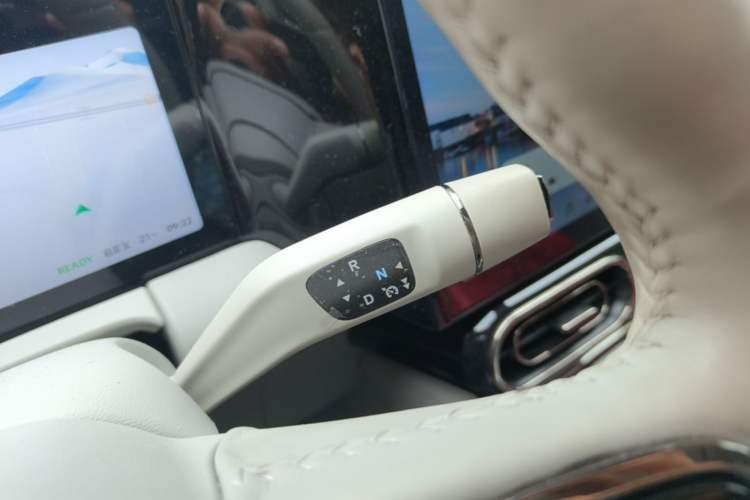 Used Leapmotor C11 2021 Luxury Edition Gear Lever