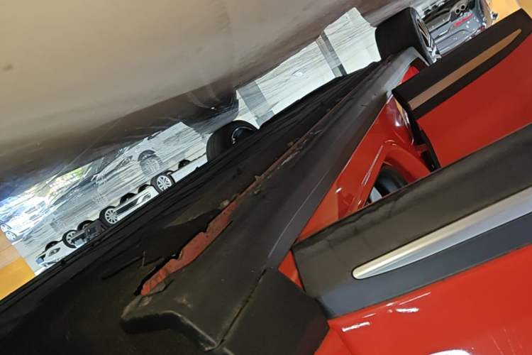 Used Leapmotor C11 2021 Luxury Edition Right Side Sill