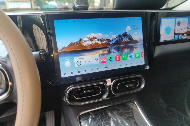 Used Leapmotor C11 2021 Luxury Edition Audio And AC Panel