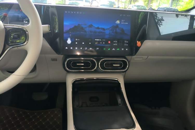 Used Leapmotor C11 2021 Luxury Edition Audio And AC Panel