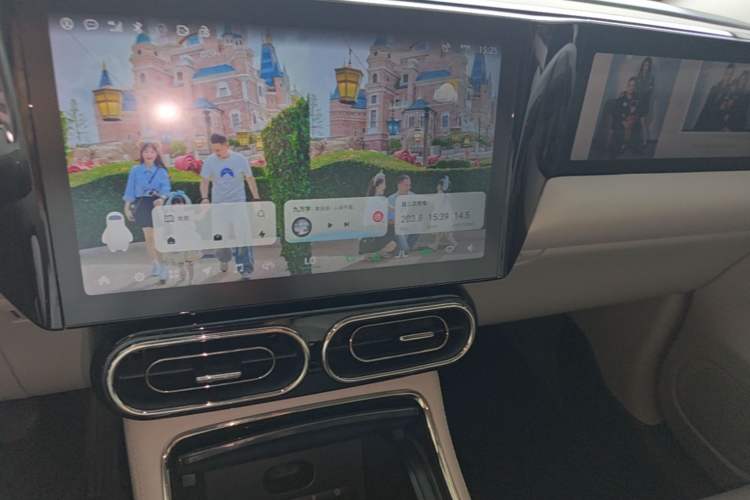 Used Leapmotor C11 2021 Luxury Edition Audio And AC Panel