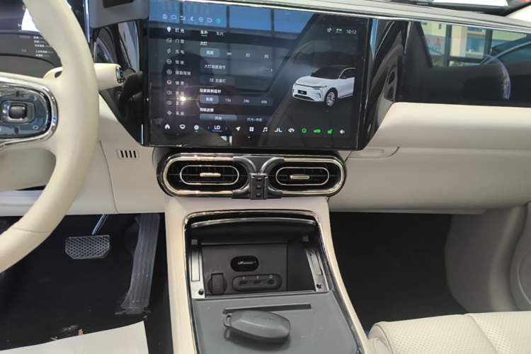 Used Leapmotor C11 2021 Luxury Edition Audio And AC Panel