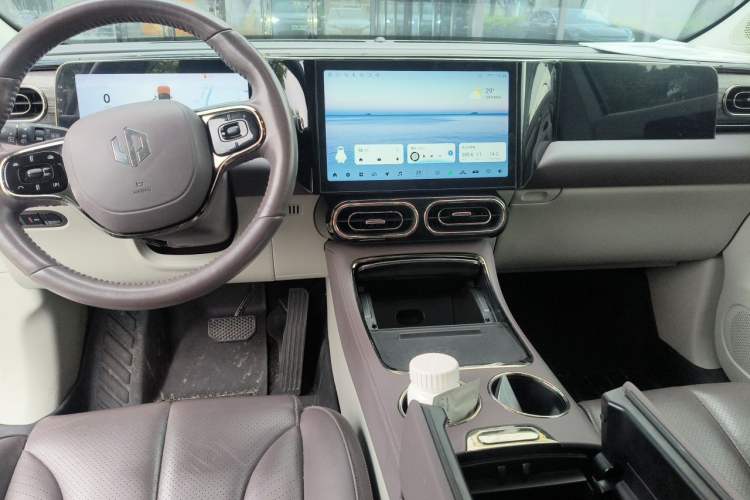 Used Leapmotor C11 2021 Revised Version Luxury Edition Center Console