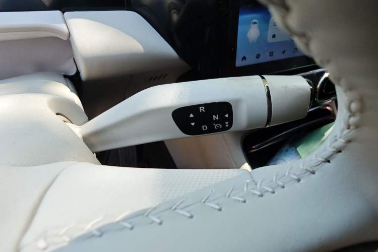 Used Leapmotor C11 2021 Luxury Edition Gear Lever