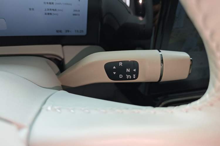Used Leapmotor C11 2021 Luxury Edition Gear Lever
