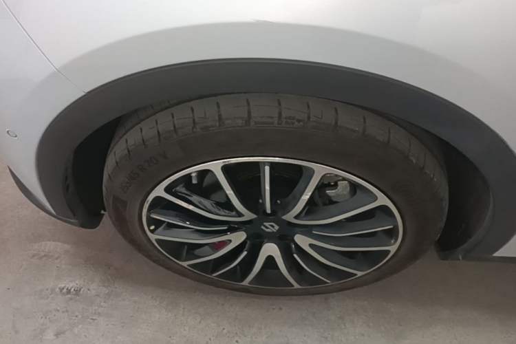 Used Leapmotor C11 2021 Luxury Edition Left Front Wheel Hub