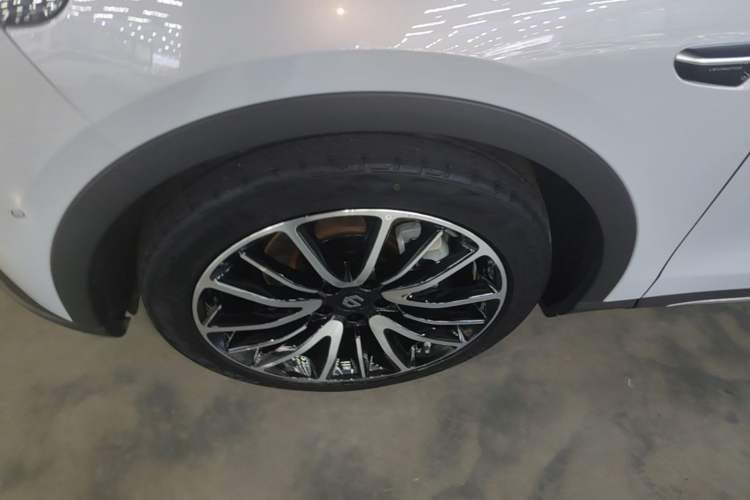 Used Leapmotor C11 2021 Revised Version Luxury Edition Left Front Wheel Hub