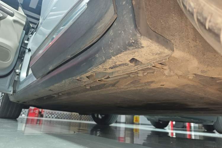 Used Leapmotor C11 2021 Executive Edition 610 Left Side Sill