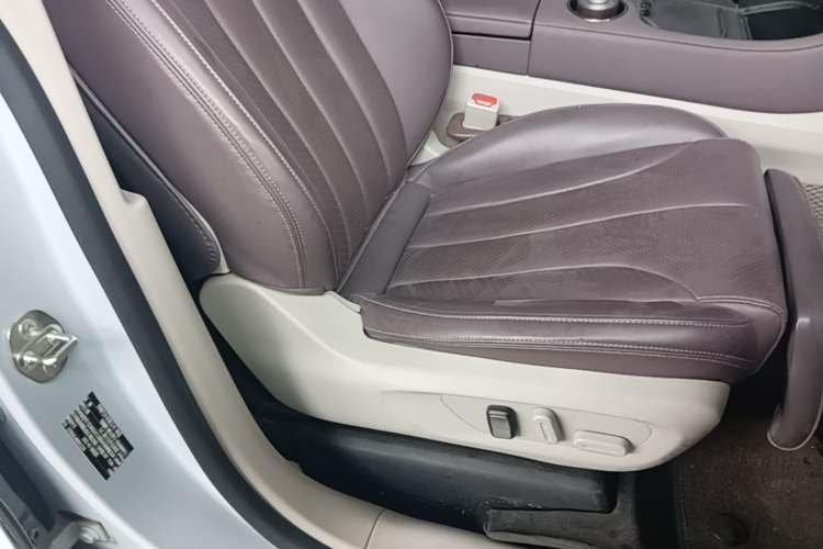 Used Leapmotor C11 2021 Deluxe Edition Right Front Seat