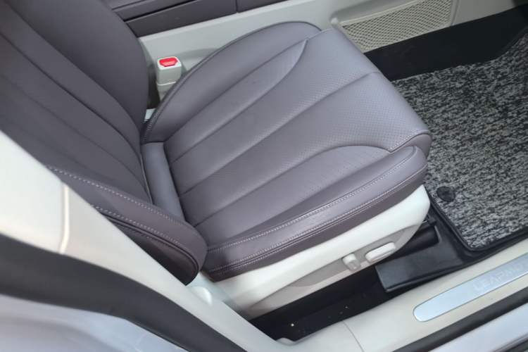Used Leapmotor C11 2021 Deluxe Edition Right Front Seat