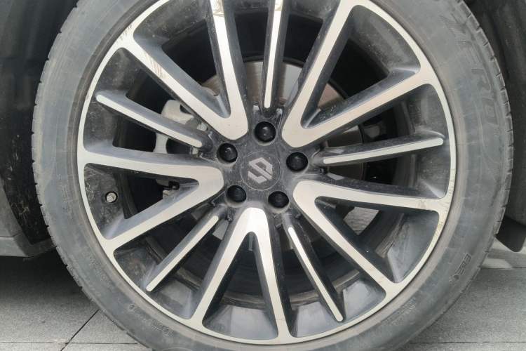 Used Leapmotor C11 2021 Revised Version Luxury Edition Right Front Wheel Hub