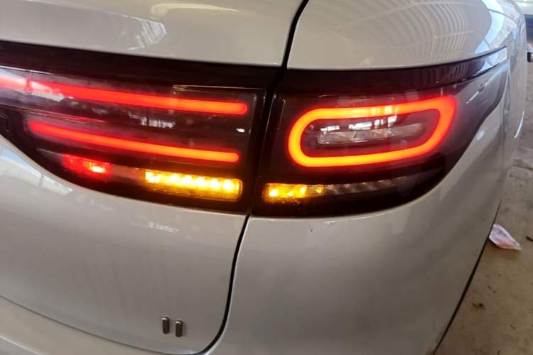 Used Leapmotor C11 2021 Deluxe Edition Right Rear Taillight