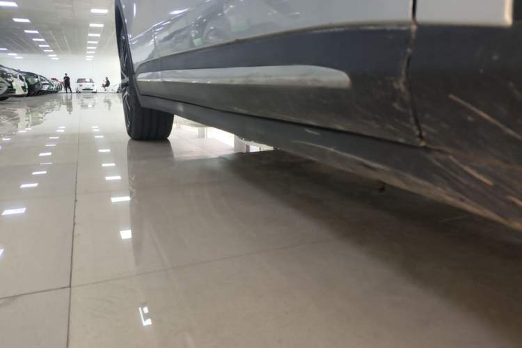 Used Leapmotor C11 2021 Luxury Edition Right Side Sill
