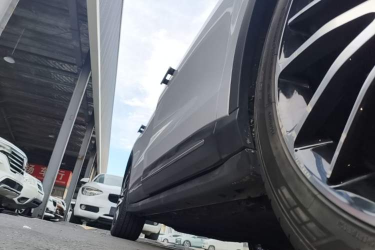 Used Leapmotor C11 2021 Deluxe Edition Right Side Sill