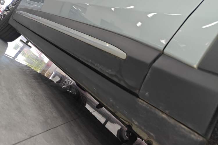 Used Leapmotor C11 2021 Deluxe Edition Right Side Sill