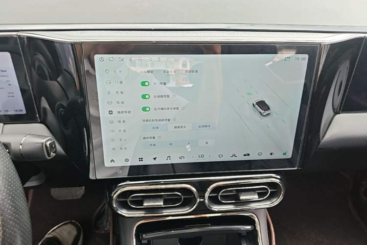 Used Leapmotor C11 2021 Revised Version Luxury Edition Audio And AC Panel