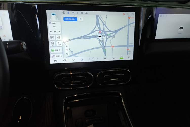 Used Leapmotor C11 2021 Luxury Edition Audio And AC Panel