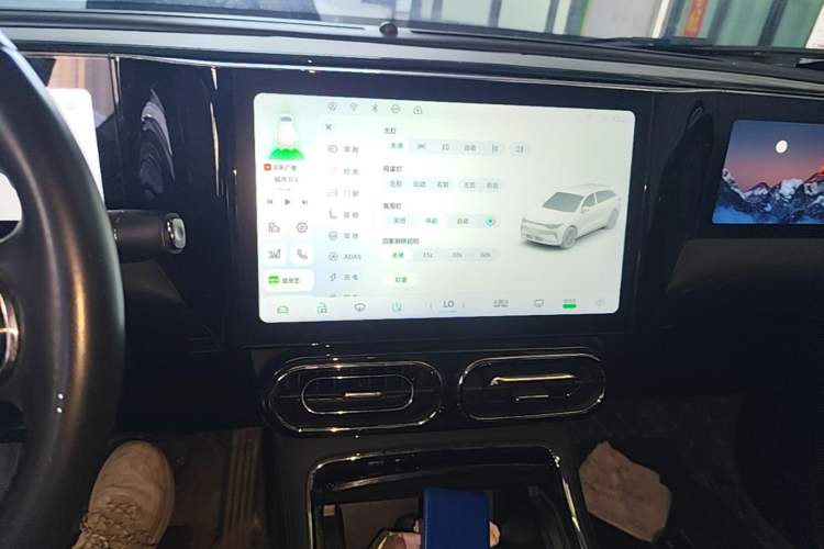 Used Leapmotor C11 2021 Luxury Edition Audio And AC Panel