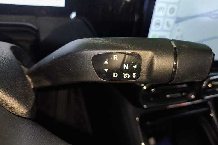 Used Leapmotor C11 2021 Luxury Edition Gear Lever