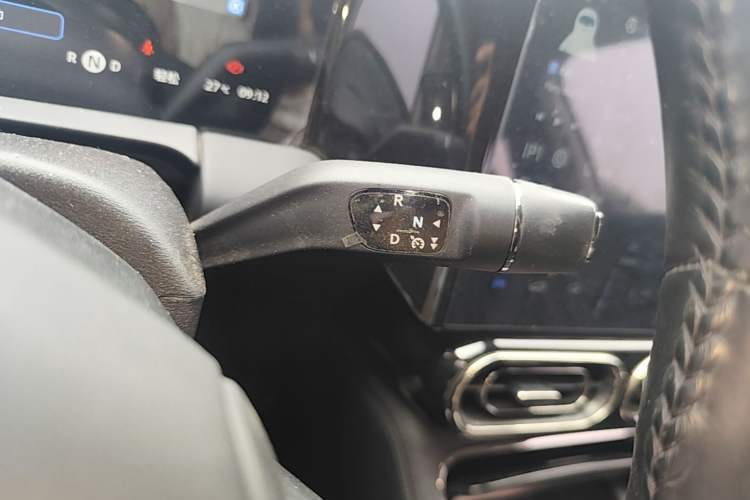 Used Leapmotor C11 2021 Luxury Edition Gear Lever