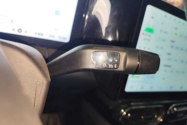 Used Leapmotor C11 2021 Luxury Edition Gear Lever