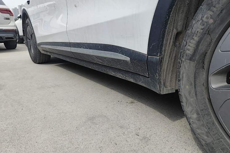 Used Leapmotor C11 2021 Luxury Edition Left Side Sill